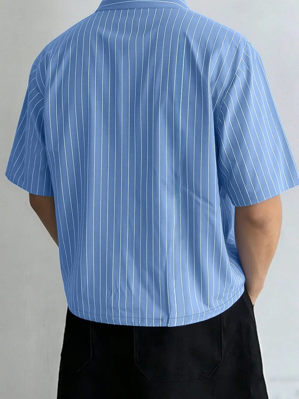 Men's White Pinstripe Cropped Short Sleeve Button-Down Button Front Striped Shirt, Casual Summer Streetwear Oversized Top, Casual Collared Shirt, Suitable for Daily Outings and Street Style