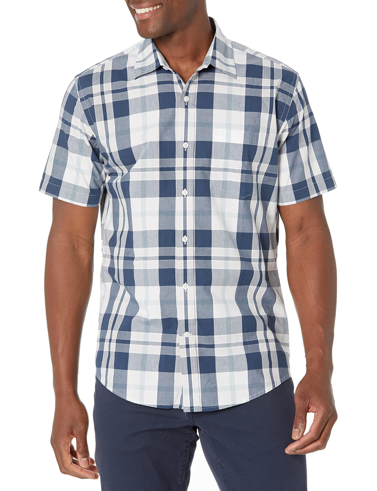 Amazon Essentials Men's Regular-Fit Short-Sleeve Poplin Shirt, Collared, Washed