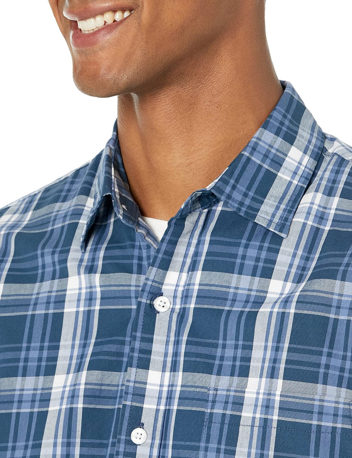 Amazon Essentials Men's Regular-Fit Short-Sleeve Poplin Shirt, Collared, Washed